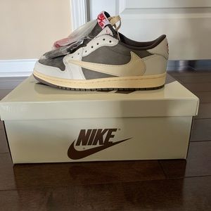 Travis Scott jordan 1 low reverse mocha